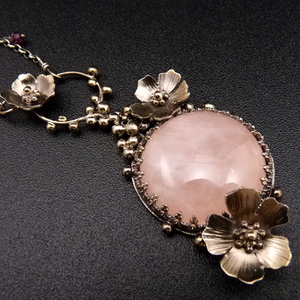 Parfém třešňových květů..amulet