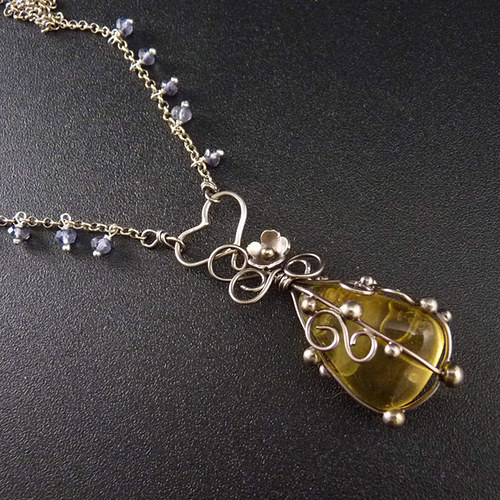 Zářivá vílí lucernička.. amulet