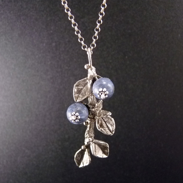 Malé francouzské borůvky..amulet