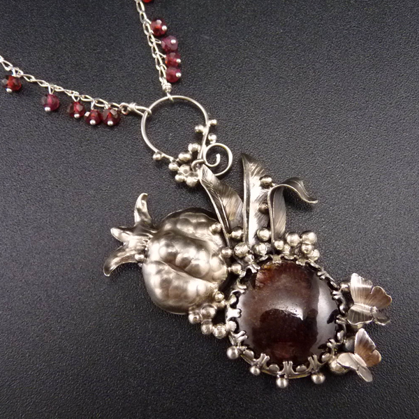 Čarovný granátovník..amulet