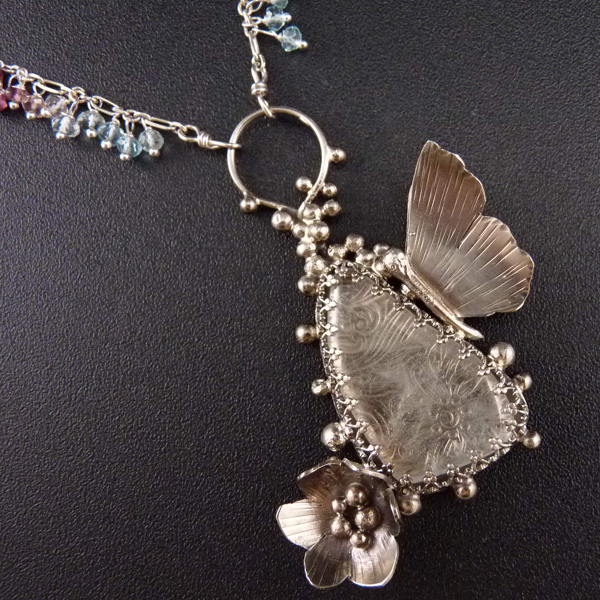 Absolem motýlem..amulet