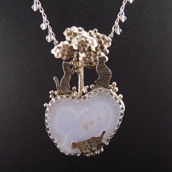 Morris, Etiene a Gregor..amulet
