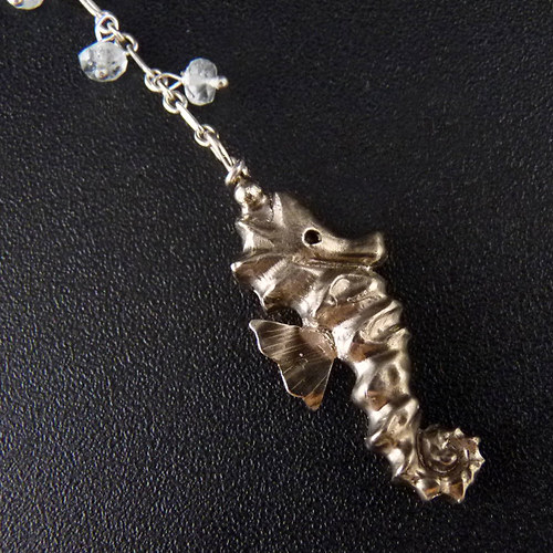 Koník, co proužky miluje..amulet