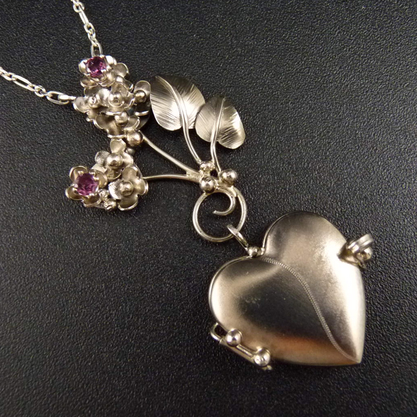 Lahodný šeřík..amulet