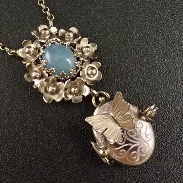 Modravoučké pomněnky..amulet
