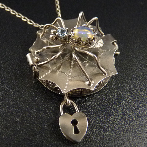 Moje tajemství..amulet