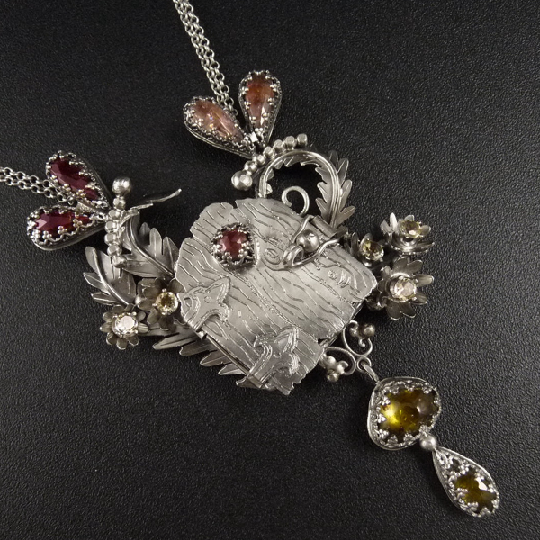 Tajemná dvířka..výjimečný amulet