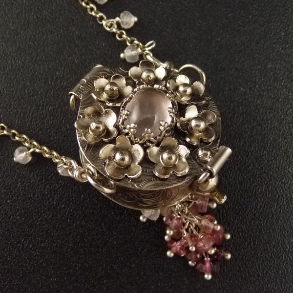 Růžová vílí krabička..amulet