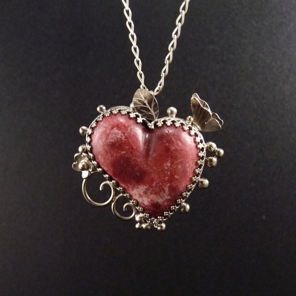 Malé motýlí tajemství X..amulet
