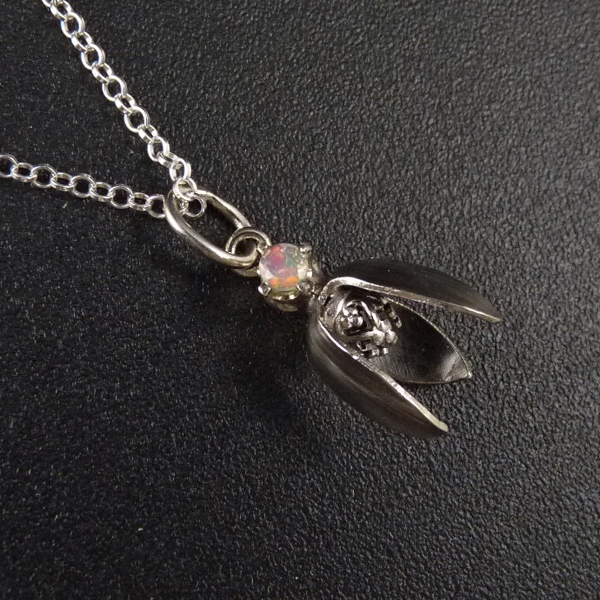 Opálová sněženka..amulet