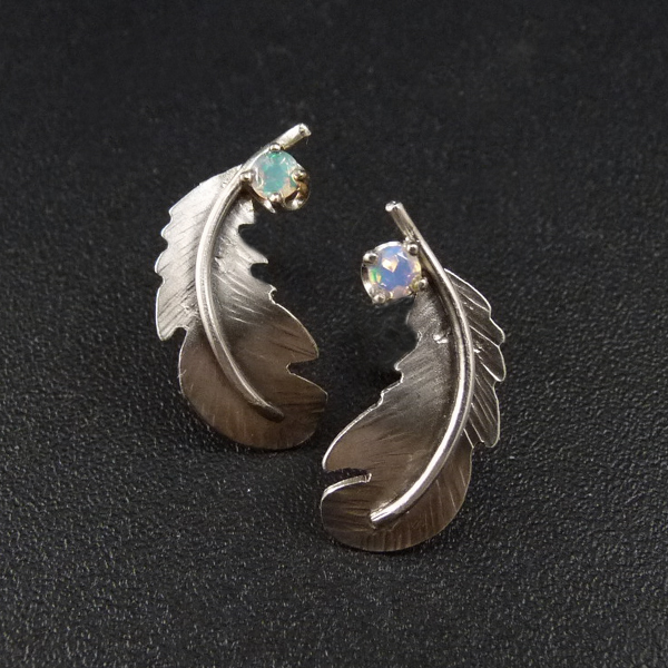 Opálová peříčka..náušničky