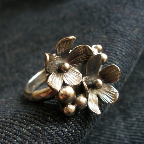 Jabloňové květy z nebeské jablůňky..prsten