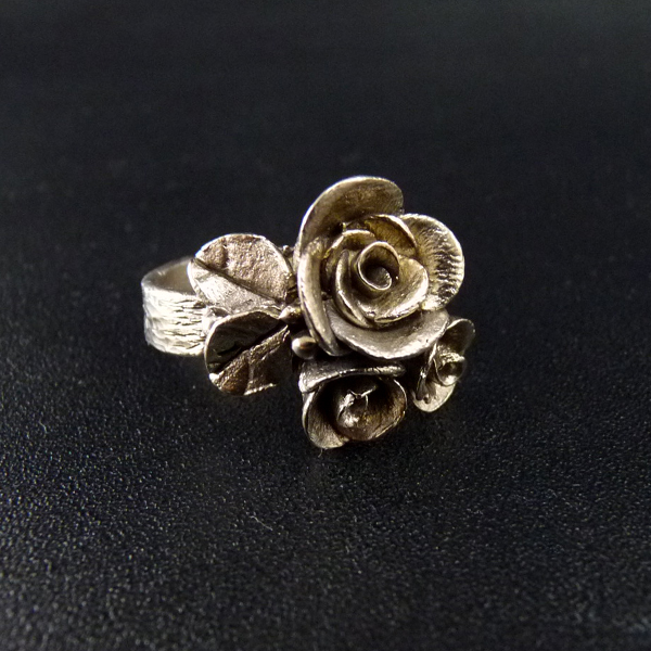 Stařičké anglické růže..prsten