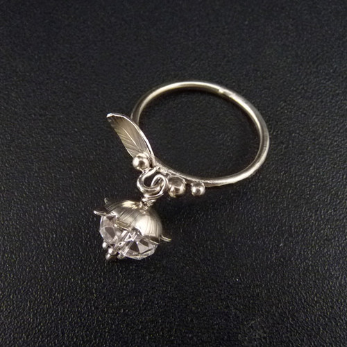 Kalíšek s křišťálovou rosou..