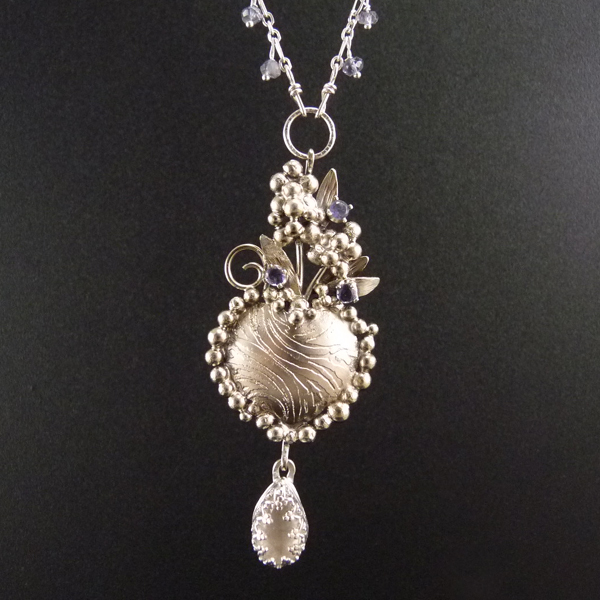Zbožňované modřence..amulet