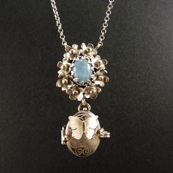 Modravoučké pomněnky..amulet