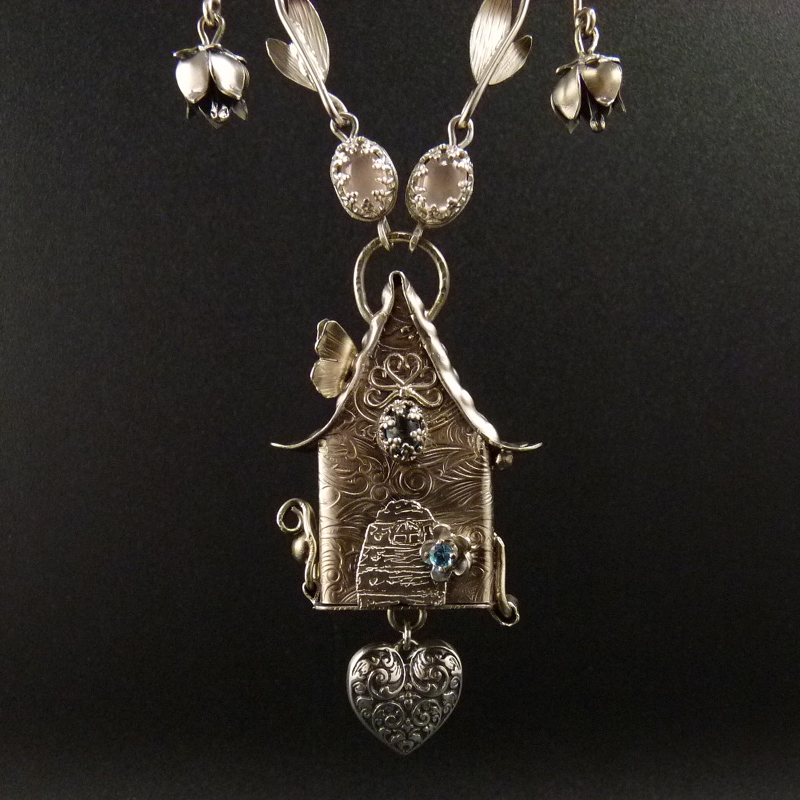 Zvoníčkový domeček..výjimečný amulet