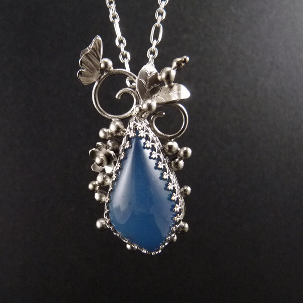 Malé motýlí tajemství VII..amulet