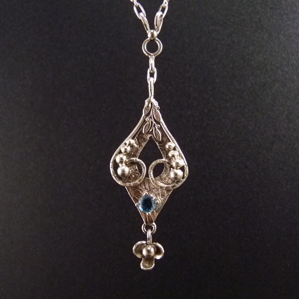 Arabeska roztomilá..amulet