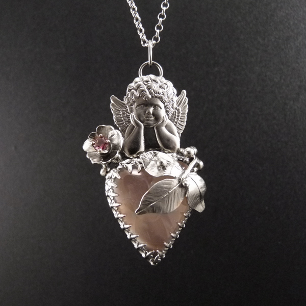 Ochránce růžové zahrady..amulet