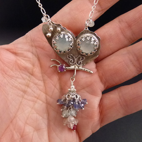 Já, motýl..amulet