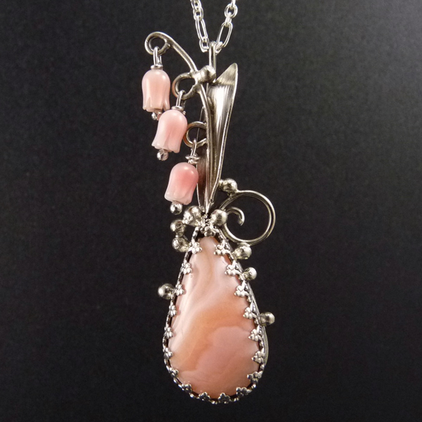 Něžné konvalinky..amulet