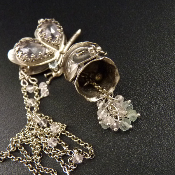 Motýlí domeček..amulet