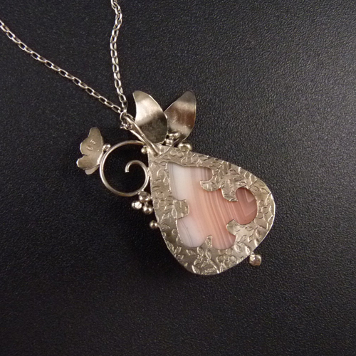 Malé motýlí tajemství III..amulet