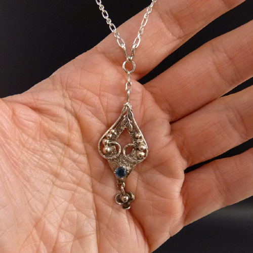 Arabeska roztomilá..amulet