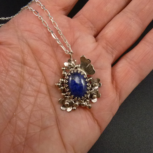 Lapisové pomněnkování..amulet
