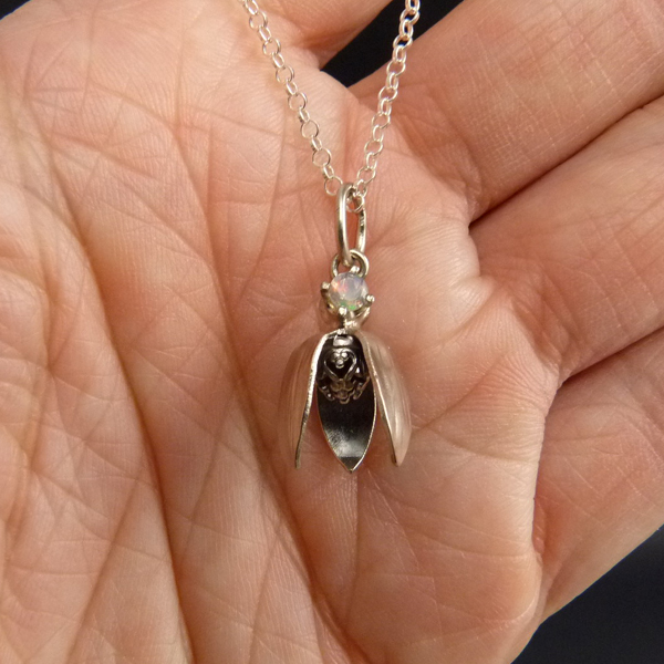 Opálová sněženka..amulet