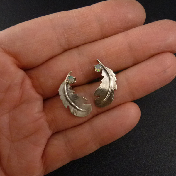 Opálová peříčka..náušničky