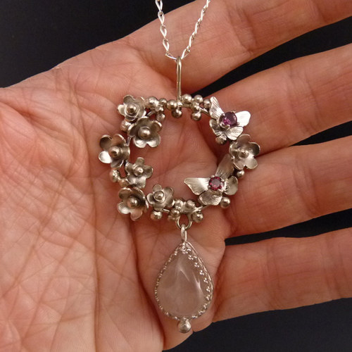 Pomněnkový věneček..amulet