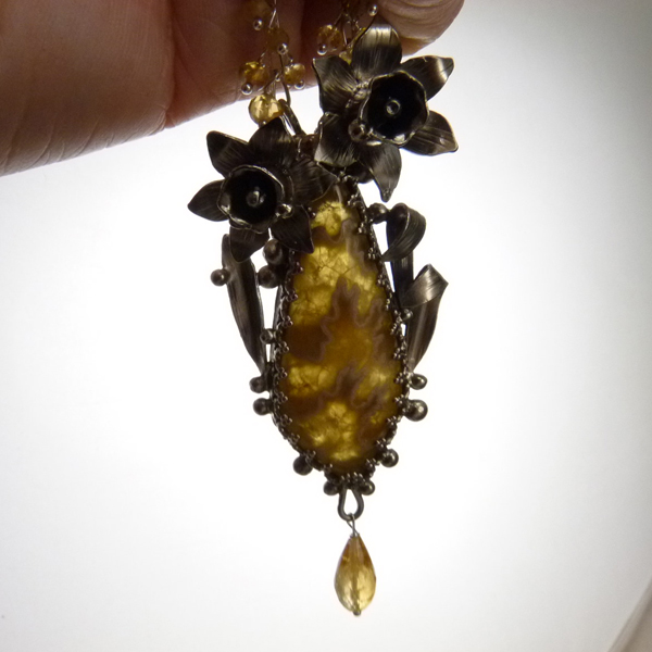 Slunečné narcisy..amulet