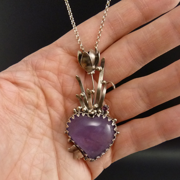 Něhyplný krokus..amulet