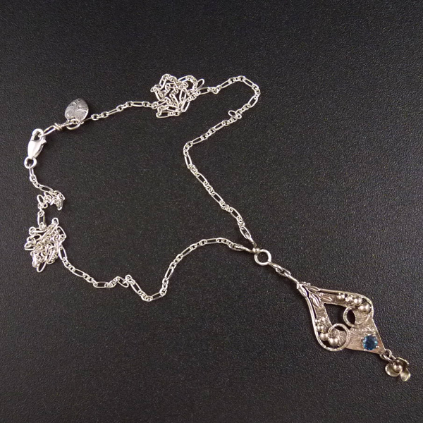 Arabeska roztomilá..amulet