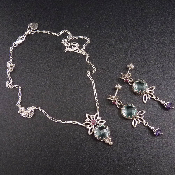 Sněhurčin amulet..