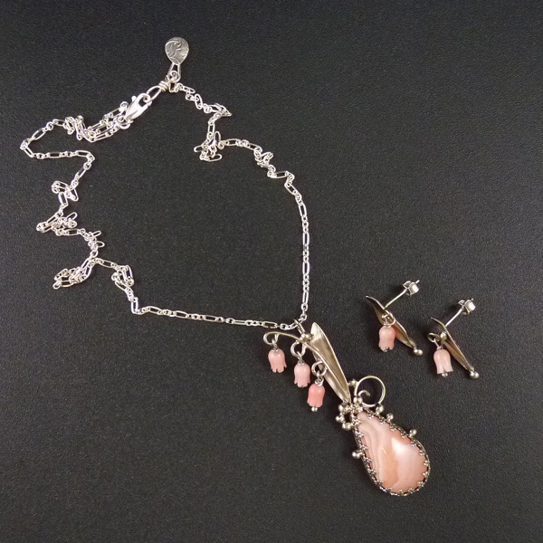 Něžné konvalinky..amulet