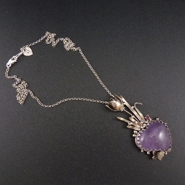 Něhyplný krokus..amulet