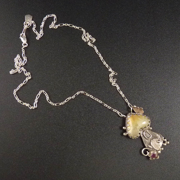 Bydlím si v hříbku..amulet