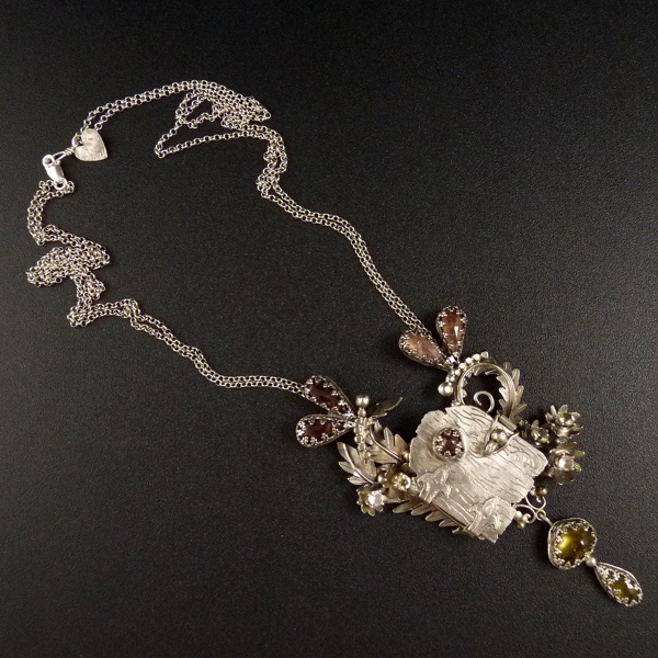 Tajemná dvířka..výjimečný amulet