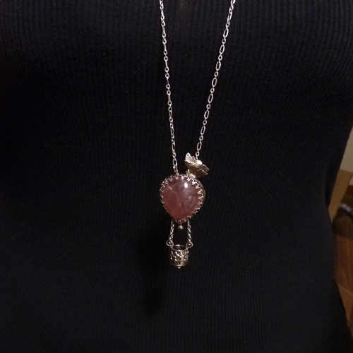 Malinový balón pro skřítka..amulet