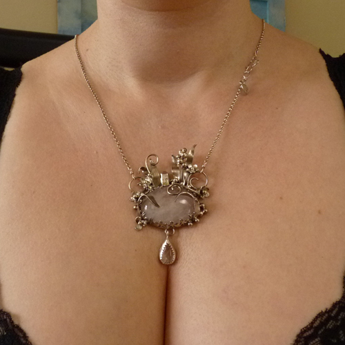 Bydlím si v trávě..amulet