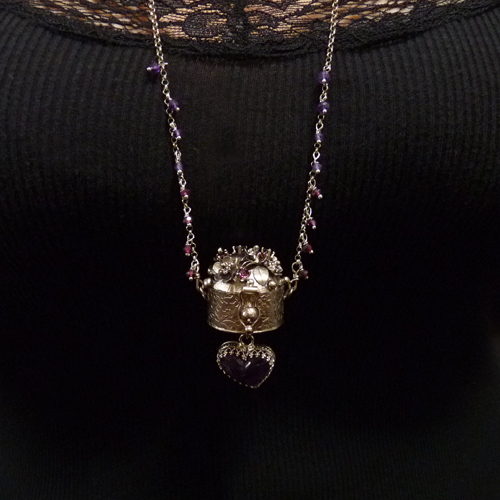 Rozkvetlá vílí krabička..amulet
