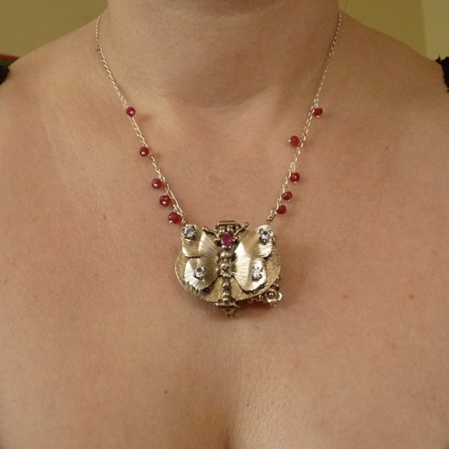 Malé motylárium..otevírací medailonek